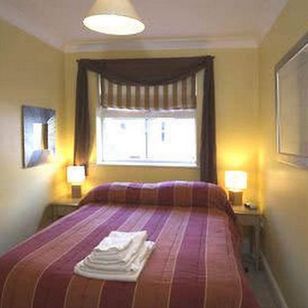 Hof - Stanshawe Court Apartments Reading Ngoại thất bức ảnh